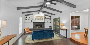 Small Town, Big House - Sleeps 8!